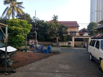 DIJUAL CEPAT RUMAH TUA HITUNG TANAH DI JL. WIJAYA KUSUMAH CILANDAK JAKARTA SELATAN