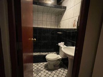 Se vende lindo y funcional departamento en Piso 2, Urb. Vipol (con estacionamiento)
