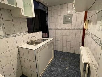 Se vende lindo y funcional departamento en Piso 2, Urb. Vipol (con estacionamiento)