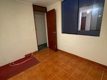 Se vende lindo y funcional departamento en Piso 2, Urb. Vipol (con estacionamiento)