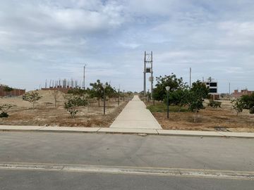 VENDO TERRENO EN BOULEVARD FRENTE A PARQUE