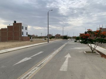 VENDO TERRENO EN BOULEVARD FRENTE A PARQUE