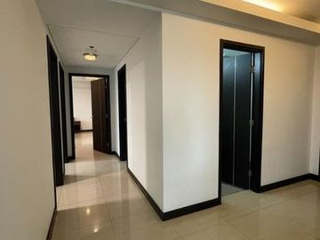 3BR Condo Unit For Sale at The Residences At Greenbelt (TRAG), Makati City