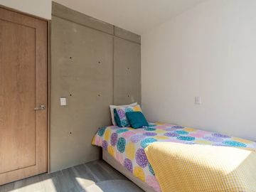 Oportunidad Ultimo Pb en Centenario 9 con 2 Baños 2 Hab Terraza 1 Bodega 2 Estac