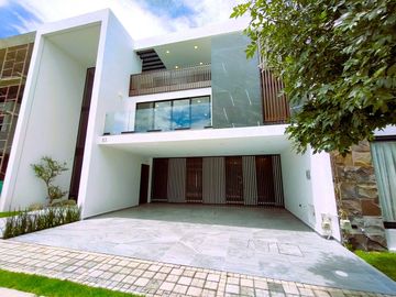 Casa en venta en parque potosi en lomas de angelopólis