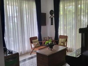 Rumah Mewah Modern di Emerald View Bintaro 12305-OM 0811111----