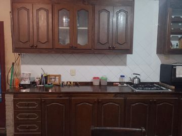 Villa Udaondo - Venta - Amplio Lote c/ 2 departamentos
