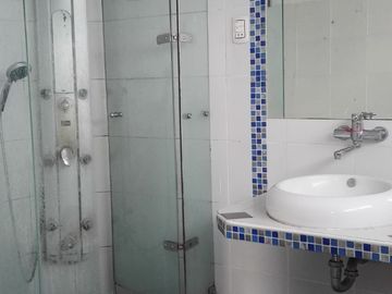 Venta de casa de 4 pisos en Magdalena