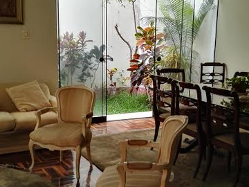 Venta de casa de 4 pisos en Magdalena