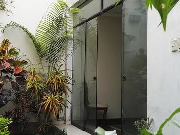 Venta de casa de 4 pisos en Magdalena