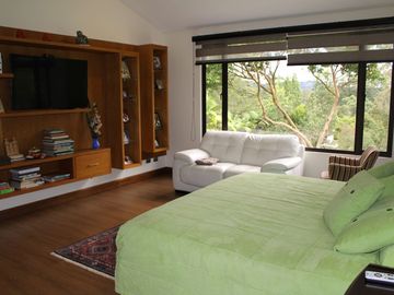 One Level Home With Traditional and Modern Touches in Residential Community