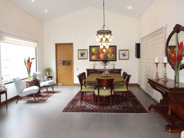 One Level Home With Traditional and Modern Touches in Residential Community