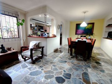 Venta de apartamento en Conquistadores, cerro Nutibara