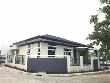 Gorgeous House house in Laguna Bel Air 3  corner lot at 11M only