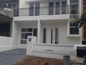 Emerald Town House Bintaro Jaya Siap Huni (snf)