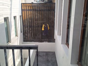 Emerald Town House Bintaro Jaya Siap Huni (snf)