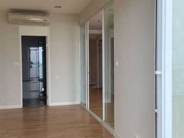 Sale Boathouse Hua Hin