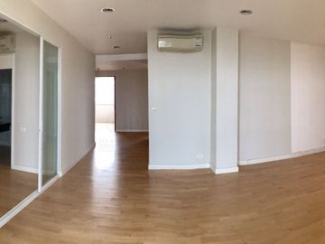 Sale Boathouse Hua Hin