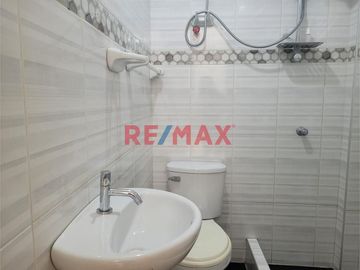 Vendo Casa Productiva De 3 Pisos Para Familia O Inversionista En Urb. Manuel Arevalo 111.80 M2 - 1076947