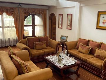 ARRIENDO, los Chillos, casa grande apta para consultorios, restaurante, clínica, etc
