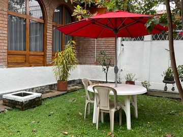 ARRIENDO, los Chillos, casa grande apta para consultorios, restaurante, clínica, etc