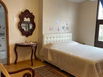 ARRIENDO, los Chillos, casa grande apta para consultorios, restaurante, clínica, etc