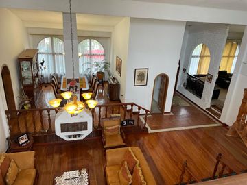 ARRIENDO, los Chillos, casa grande apta para consultorios, restaurante, clínica, etc