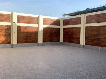 Vendo Casa Unifamiliar de Dos Niveles