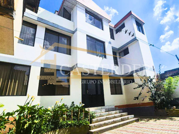 Venta casa rentera en Colegio Montufar, Sur de quito