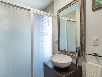 CASA EN CONDOMINIO CON ALBERCAS, A 15 MINUTOS DE CUERNAVACA; MORELOS. 3 RECÁMARAS