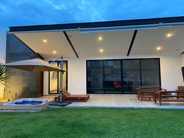 CASA INTELIGENTE EN VENTA EN RESIDENCIAL EL BOSQUE