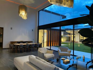 CASA INTELIGENTE EN VENTA EN RESIDENCIAL EL BOSQUE