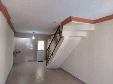 VENTA DE HERMOSA CASA EN VILLAS DEL REAL TECAMAC
