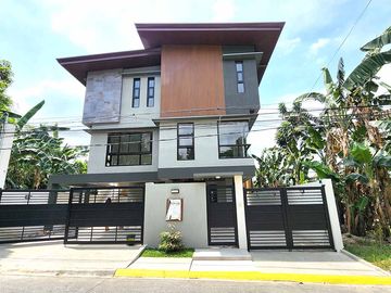 3 Storey House and Lot for sale in Filinvest Subdivision Batasan Hills near Commonwealth Quezon City