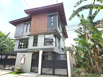 3 Storey House and Lot for sale in Filinvest Subdivision Batasan Hills near Commonwealth Quezon City