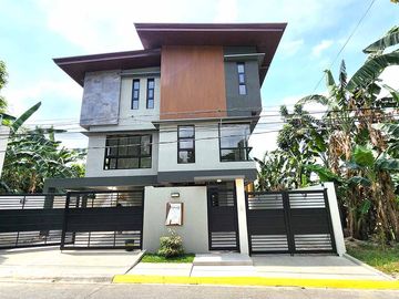 3 Storey House and Lot for sale in Filinvest Subdivision Batasan Hills near Commonwealth Quezon City