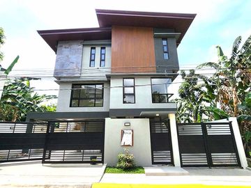 3 Storey House and Lot for sale in Filinvest Subdivision Batasan Hills near Commonwealth Quezon City
