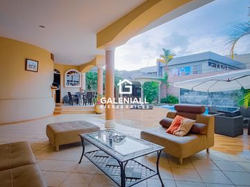 Casa Lujosa En Venta en Urbanización Privada, Machala