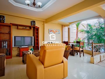 Casa Lujosa En Venta en Urbanización Privada, Machala