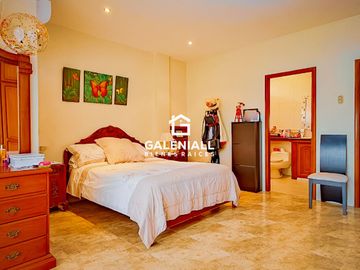 Casa Lujosa En Venta en Urbanización Privada, Machala