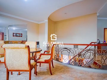 Casa Lujosa En Venta en Urbanización Privada, Machala