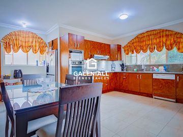 Casa Lujosa En Venta en Urbanización Privada, Machala