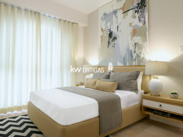 Beautiful Luxury 2BR Condo for Sale in Fortune Hill, San Juan City
