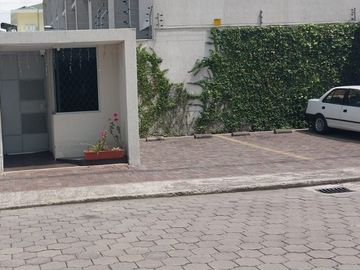 VENTA CASA EN MIRASIERRA, BAJO DE PRECIO VALLE DE LOS CHILLOS CERCA A CC. SAN LUIS, ESPE