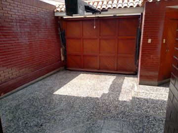 SAN MIGUEL - URB. PANDO - V ETAPA - VENTA DE CASA 4 DORMITORIOS + DEPARTAMENTO INCLUIDO 3 DORM