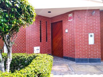 SAN MIGUEL - URB. PANDO - V ETAPA - VENTA DE CASA 4 DORMITORIOS + DEPARTAMENTO INCLUIDO 3 DORM