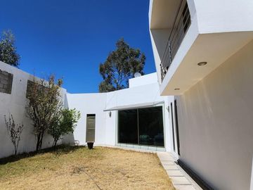 Casa en Venta con Jardín, Residencial La Moraleja, Pachuca, Hidalgo.