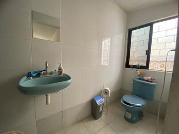 UTILICE SU CRÉDITO EN ÉSTA PROPIEDAD CON ÁMPLIO TERRENO EN UN SÓLO NIVEL