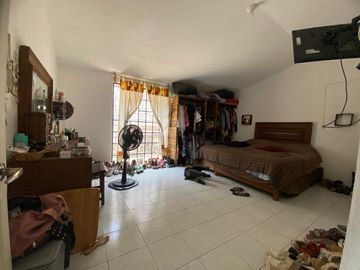 UTILICE SU CRÉDITO EN ÉSTA PROPIEDAD CON ÁMPLIO TERRENO EN UN SÓLO NIVEL