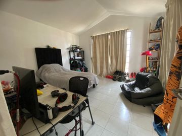 UTILICE SU CRÉDITO EN ÉSTA PROPIEDAD CON ÁMPLIO TERRENO EN UN SÓLO NIVEL